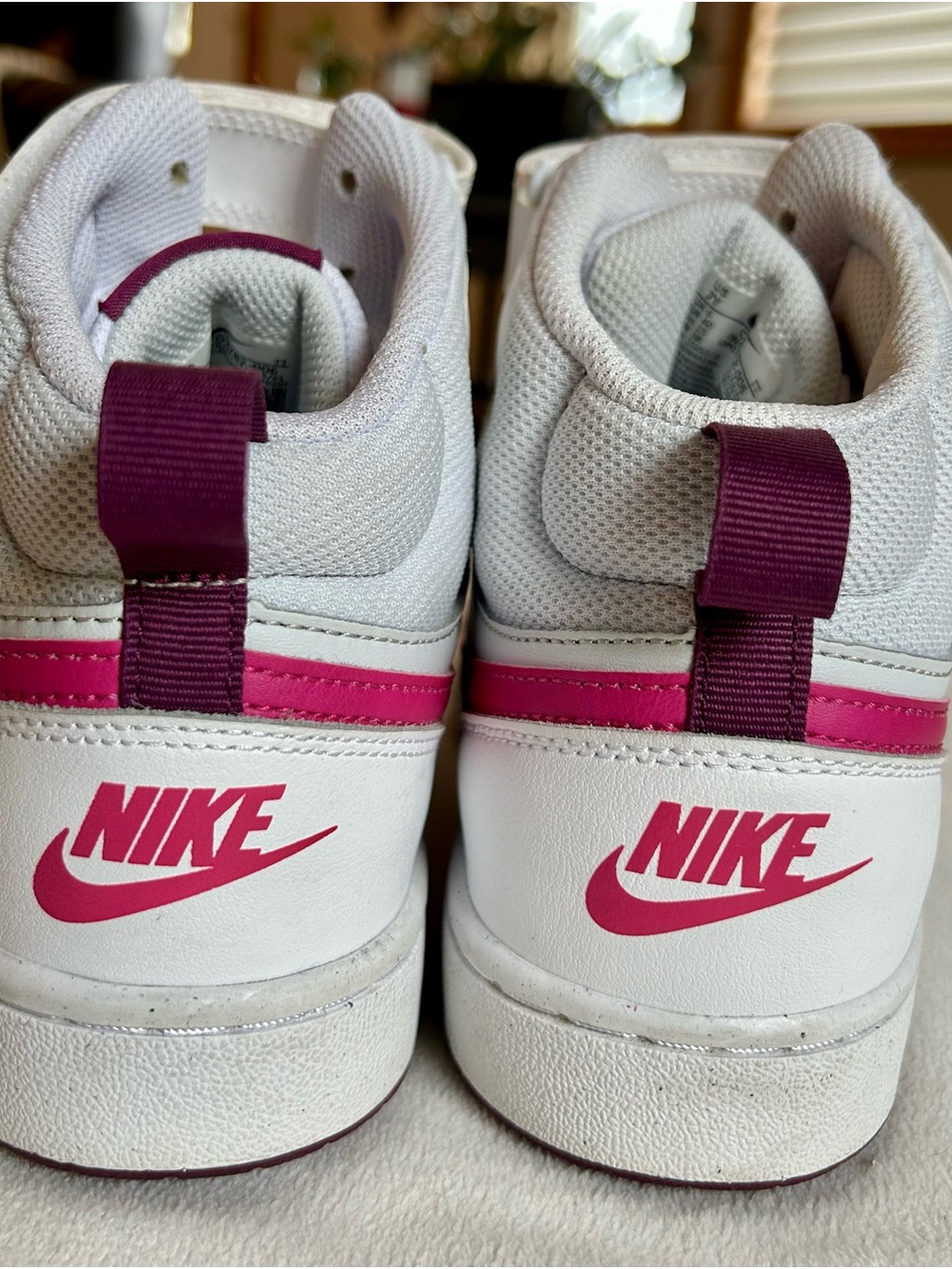 Nike Burough Mid 2 White High-Top with Hot Pink Swoosh NWOT Sz Y7 - W8.5/9 - Picture 4 of 7